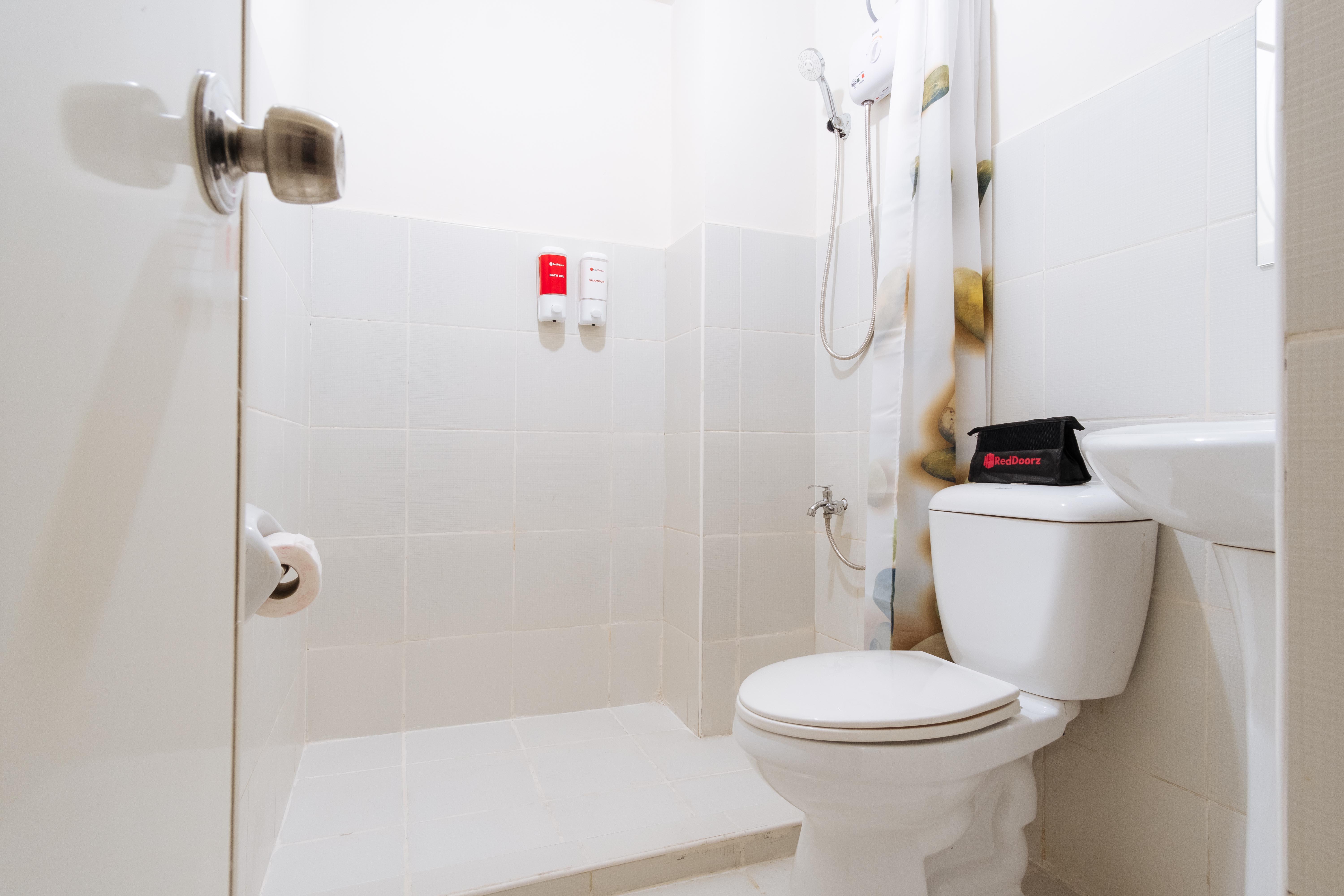 Reddoorz At Kassel Residences Paranaque Paranaque City Экстерьер фото